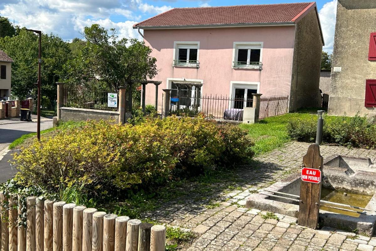 Pmr, En Pleine Nature Et Proche Des Thermes De Vittel Et Contrexeville